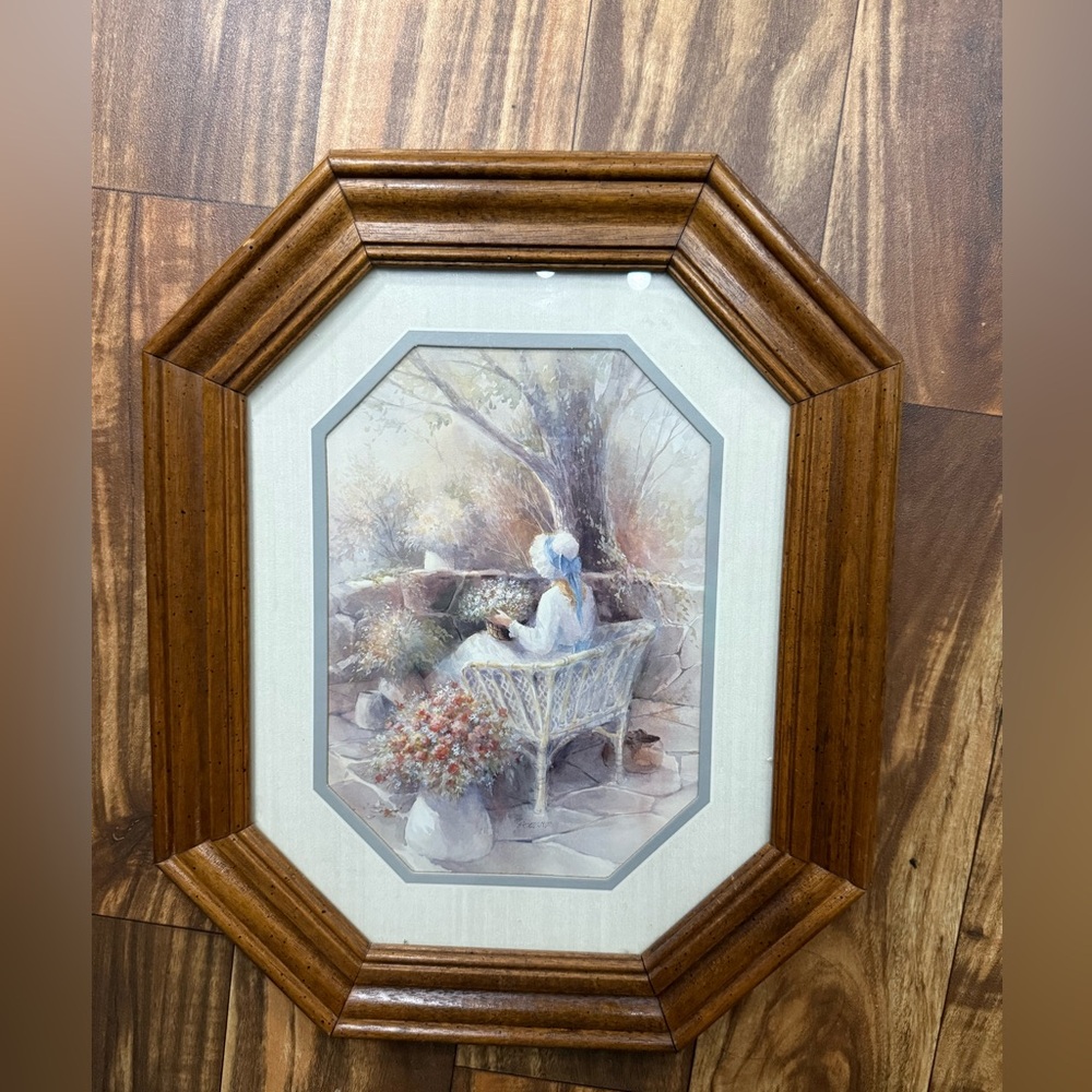Classic Brown Picture Frame Accents